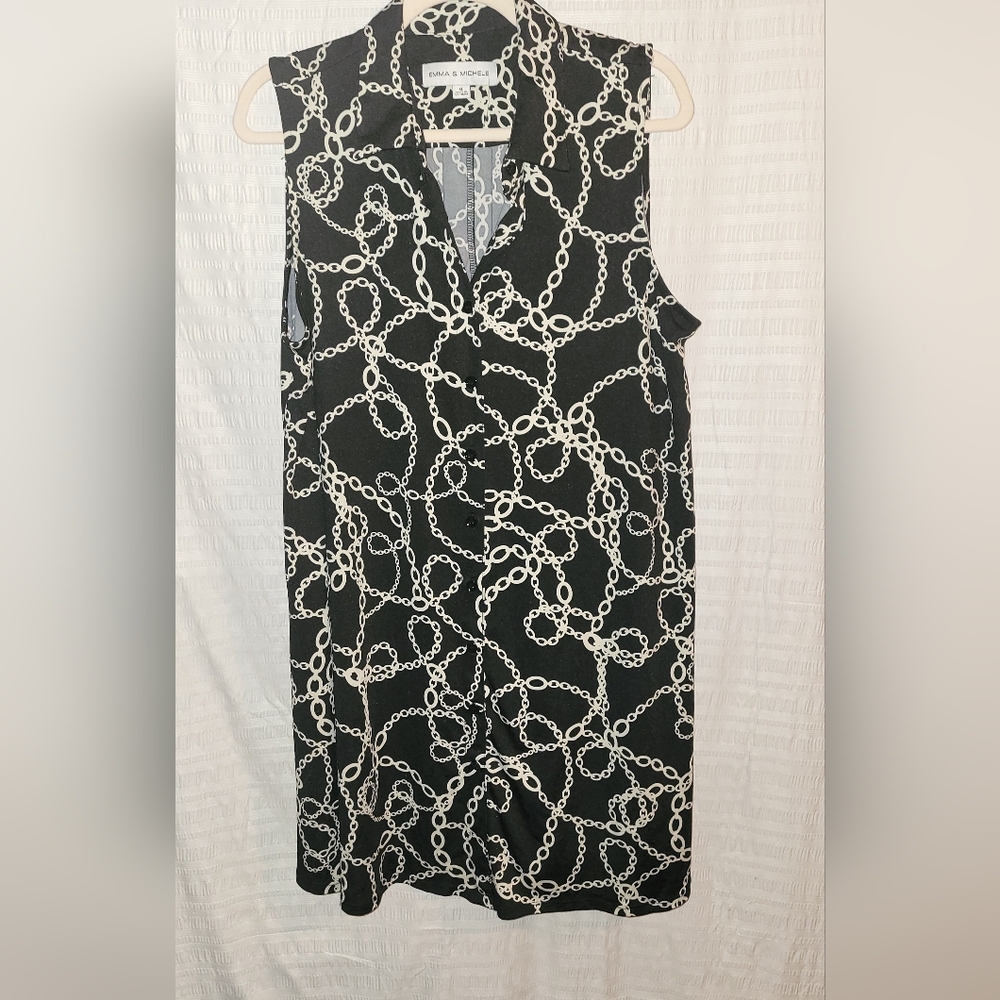 Emma & Michele sleeveless dress.  Button front.  Black & cream.  Chain print
